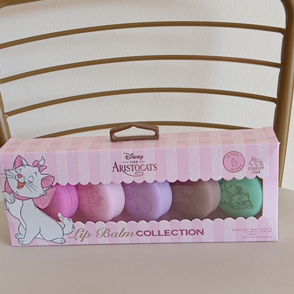 New!Disney Aristocats Marie Macaron Lip Set